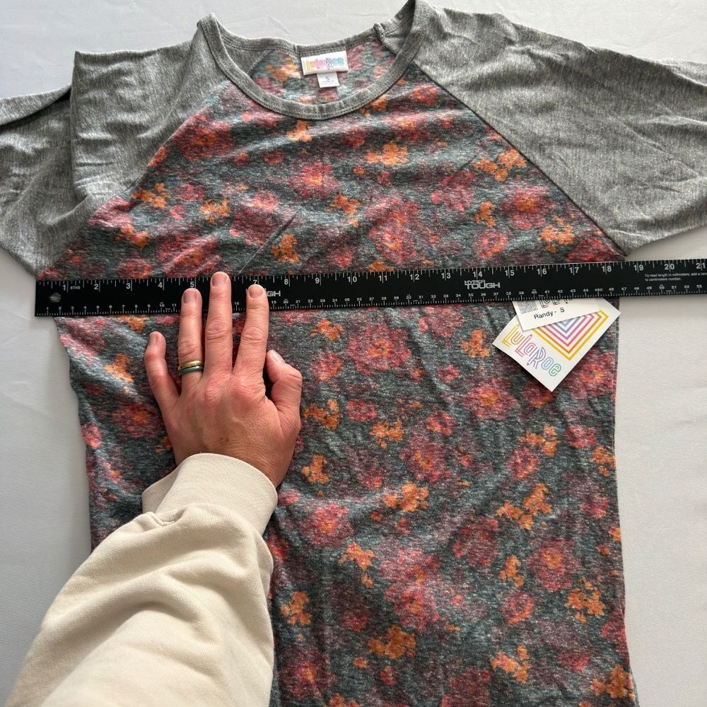 LulaRoe Randy Tee • size small • NWT - Picture 6 of 8